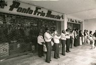 Inauguração da Loja do Ponto Frio Bonzão em Madureira/Arquivo O Globo